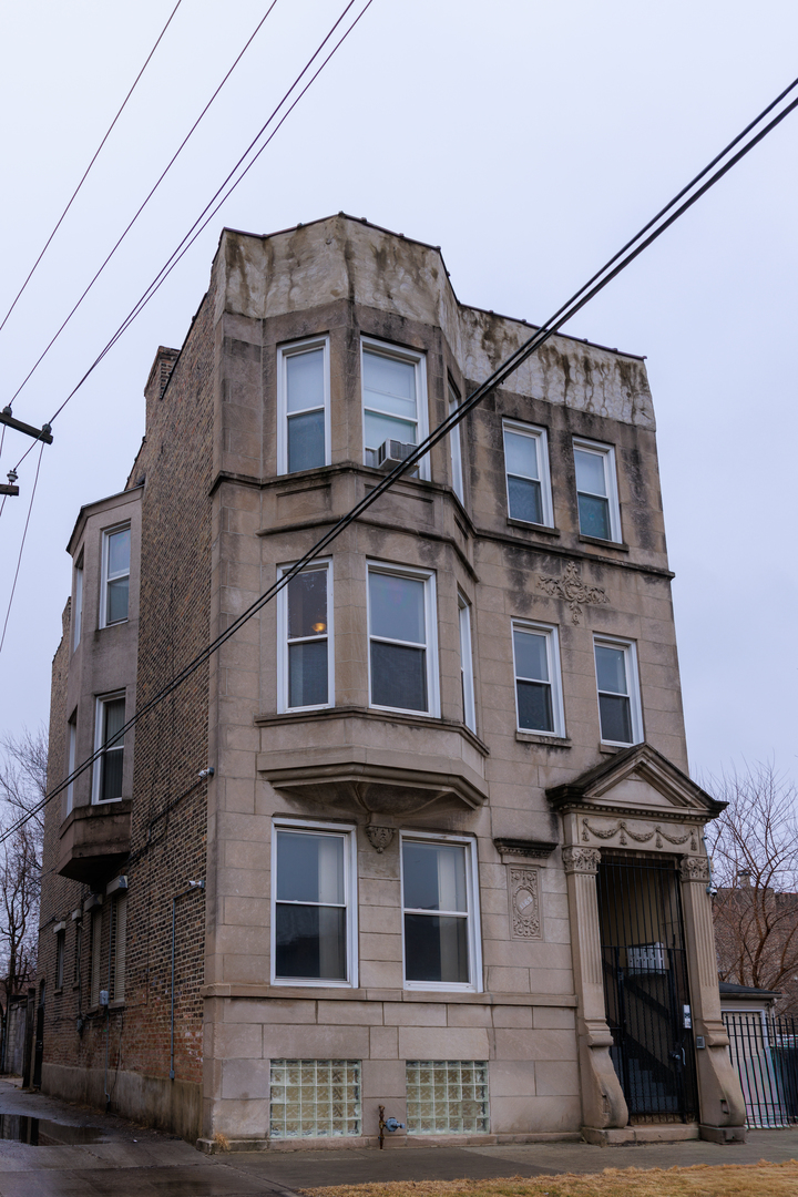 63 East 56th Street Chicago IL 60637