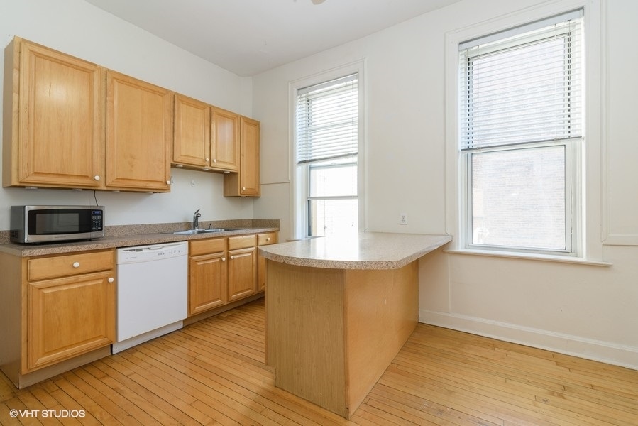 1939 West Thomas Street Chicago IL 60622