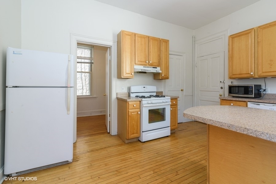 1939 West Thomas Street Chicago IL 60622