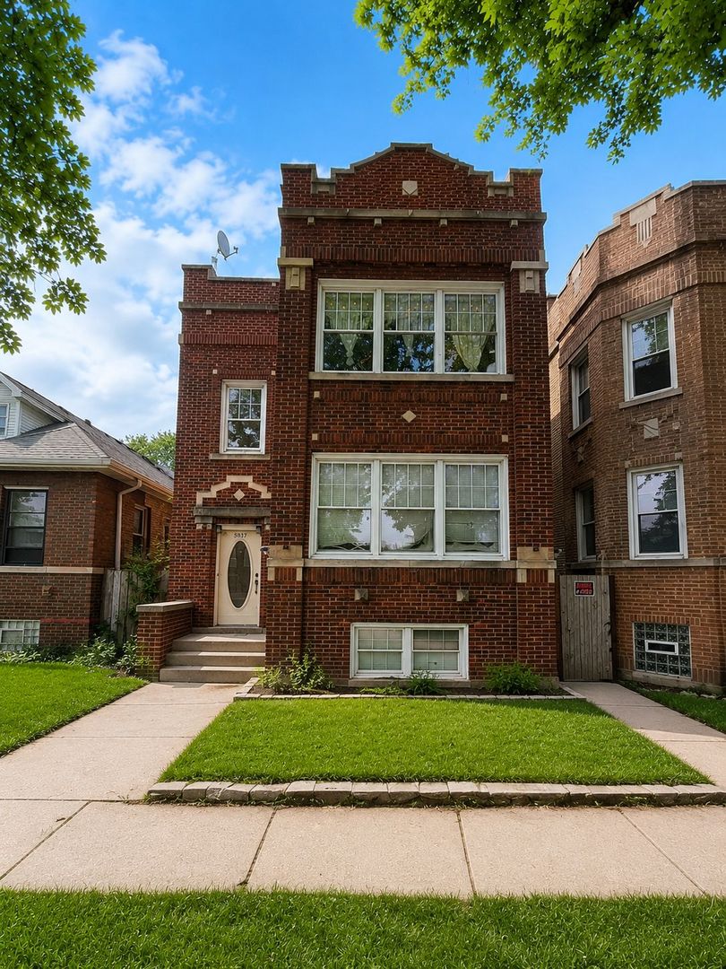 5837 North Washtenaw Avenue Chicago IL 60659