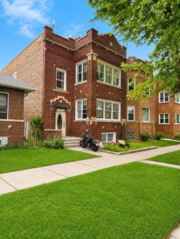 5837 North Washtenaw Avenue Chicago IL 60659