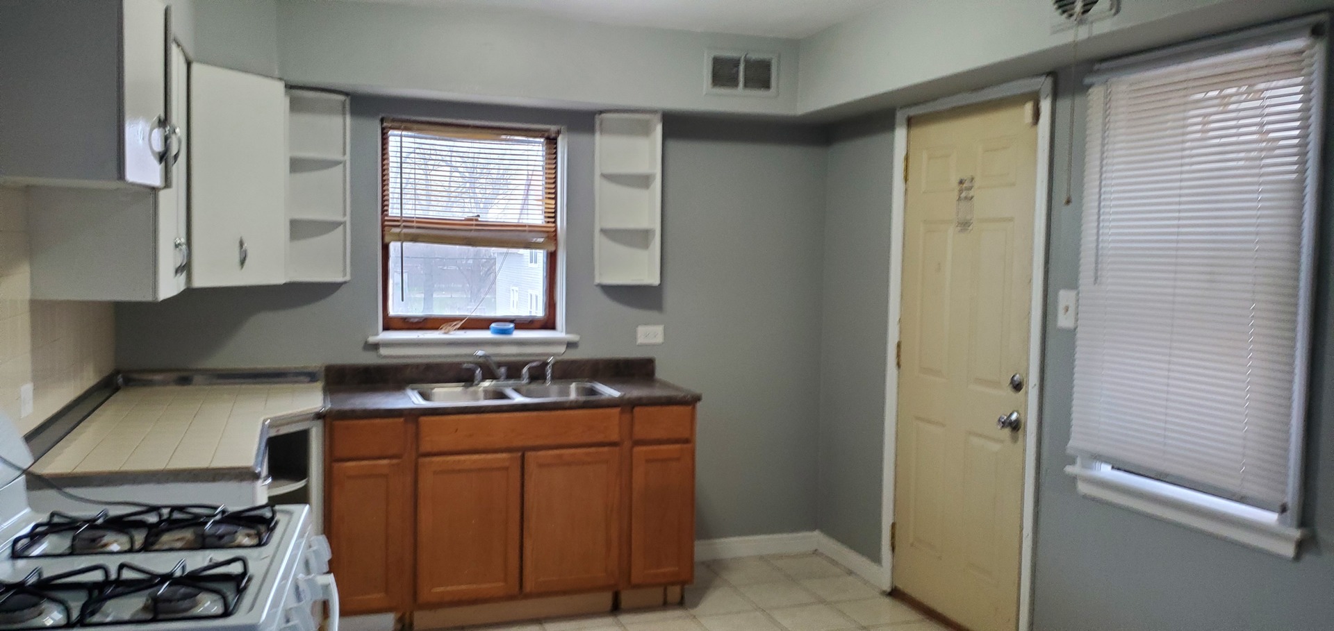 165 East 119th Street Chicago IL 60628