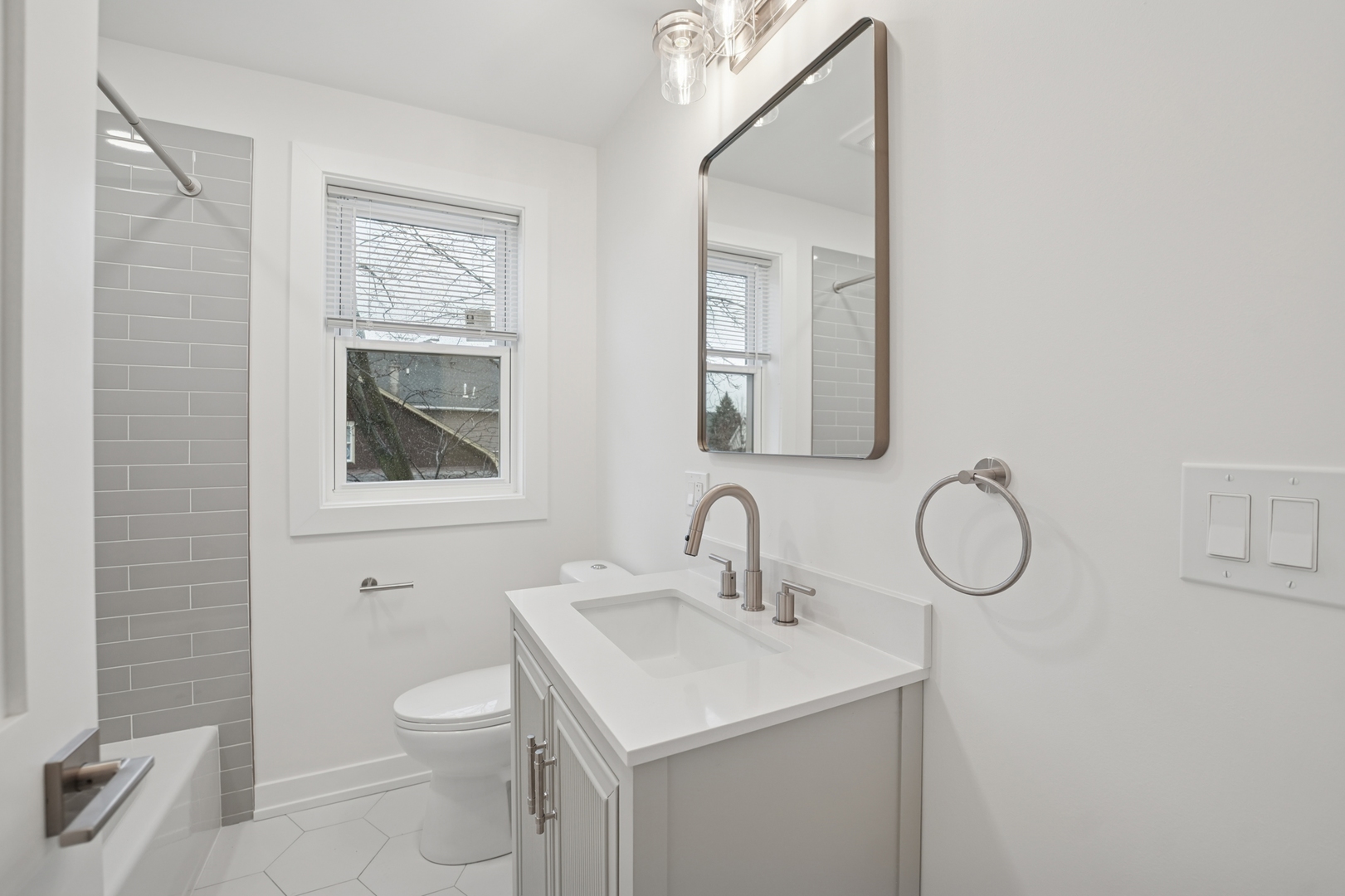 4954 West Byron Street Chicago IL 60641