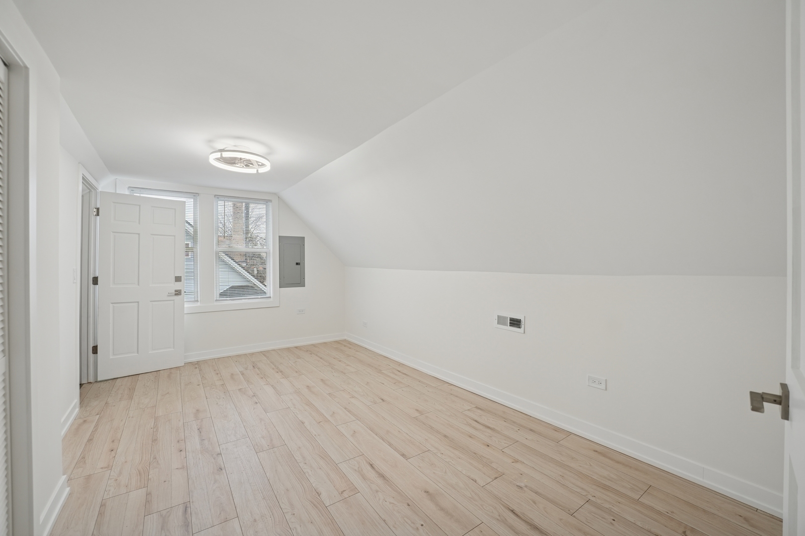 4954 West Byron Street Chicago IL 60641