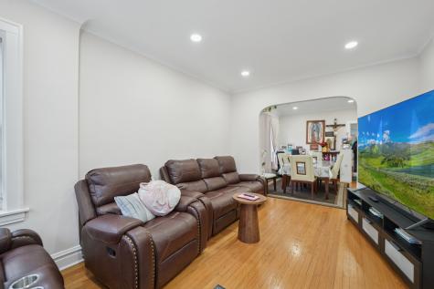 4954 West Byron Street Chicago IL 60641