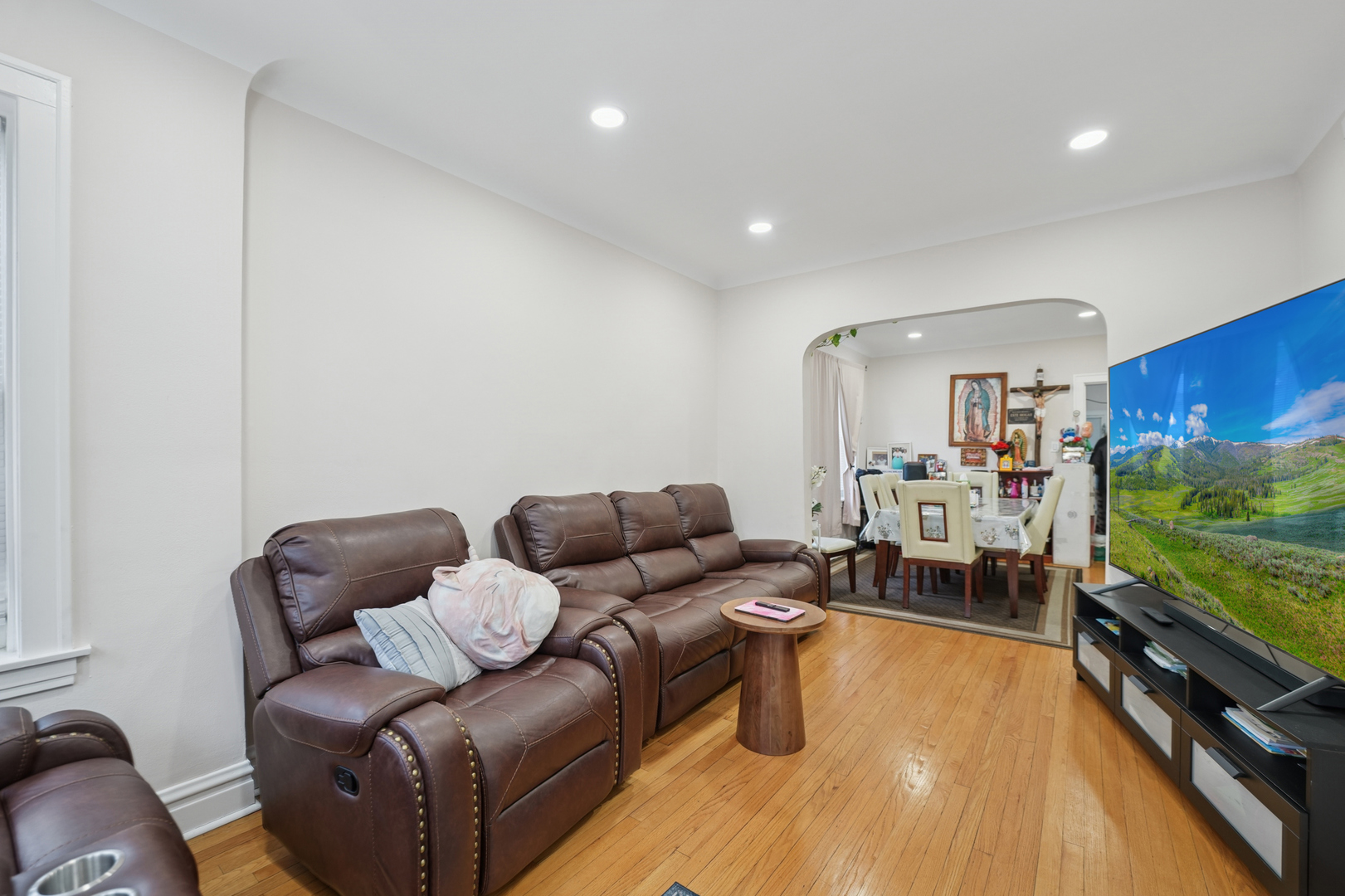 4954 West Byron Street Chicago IL 60641
