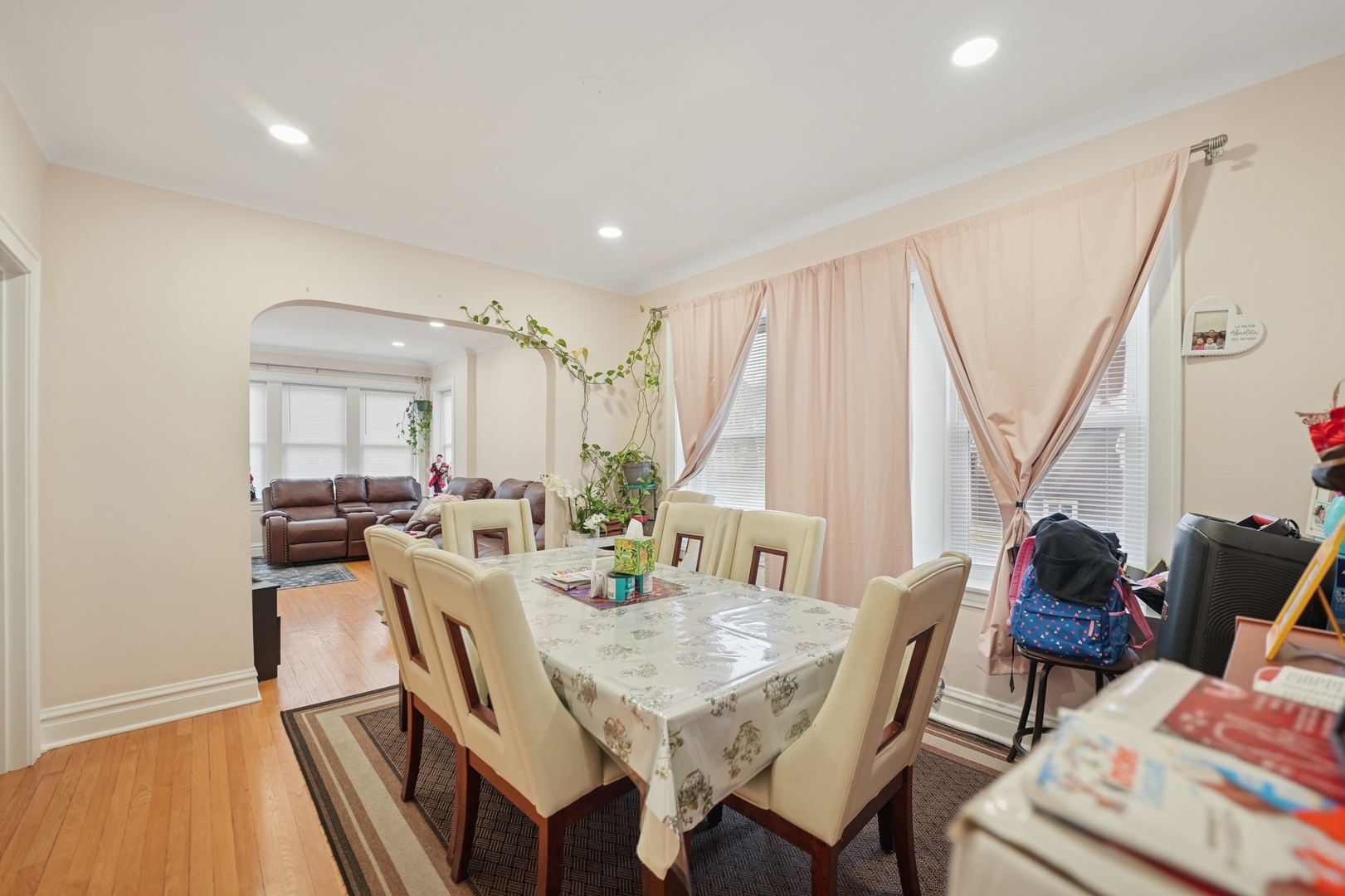 4954 West Byron Street Chicago IL 60641