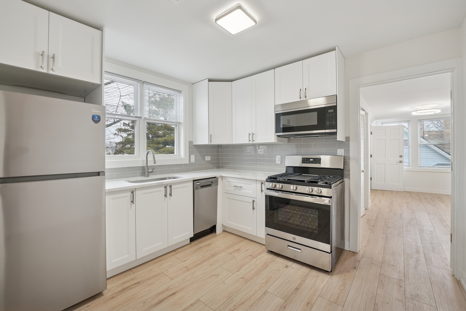 4954 West Byron Street Chicago IL 60641