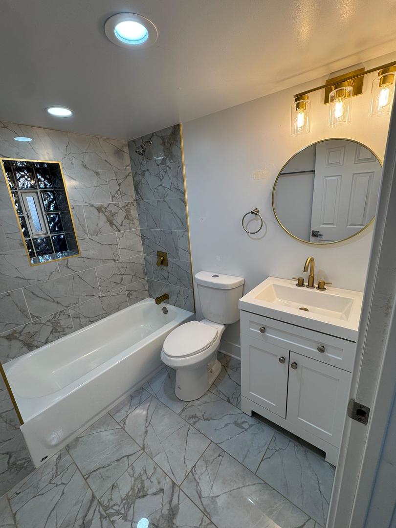 3346 North Central Park Avenue Chicago IL 60618