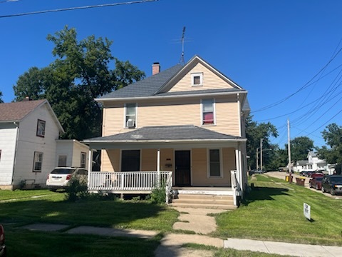1002 Oak Avenue S Freeport IL 61032