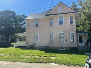 1002 Oak Avenue S Freeport IL 61032