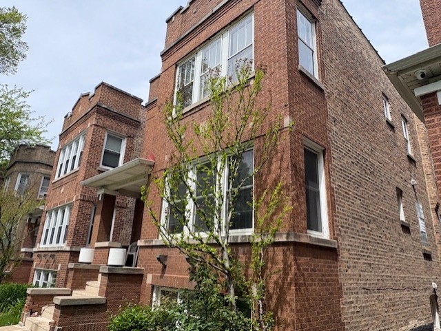 5340 West Altgeld Street Chicago IL 60639