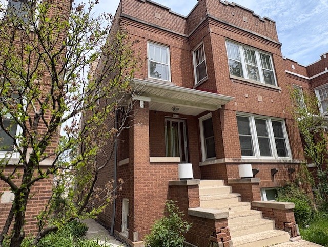 5340 West Altgeld Street Chicago IL 60639