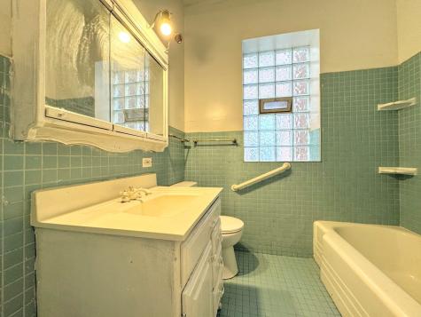 3914 West Gladys Avenue Chicago IL 60624