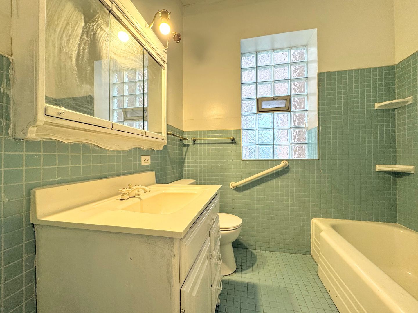 3914 West Gladys Avenue Chicago IL 60624