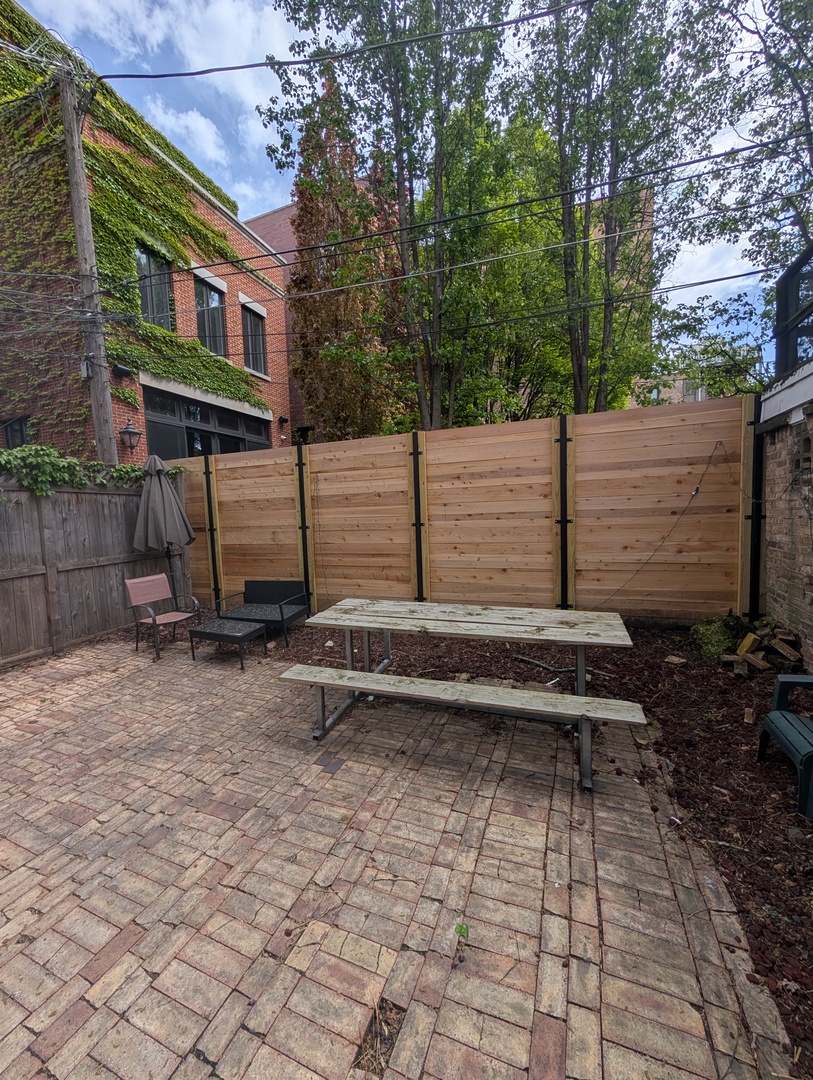 2425 North Geneva Terrace Chicago IL 60614