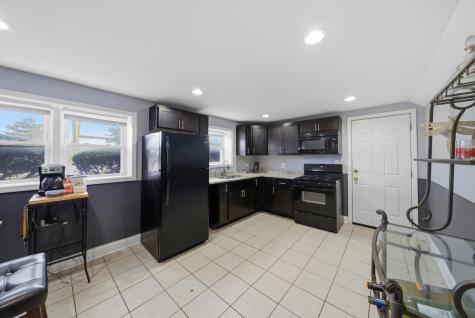 7901 South Whipple Street Chicago IL 60652