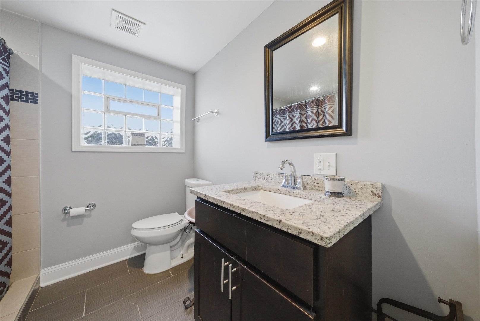 7901 South Whipple Street Chicago IL 60652