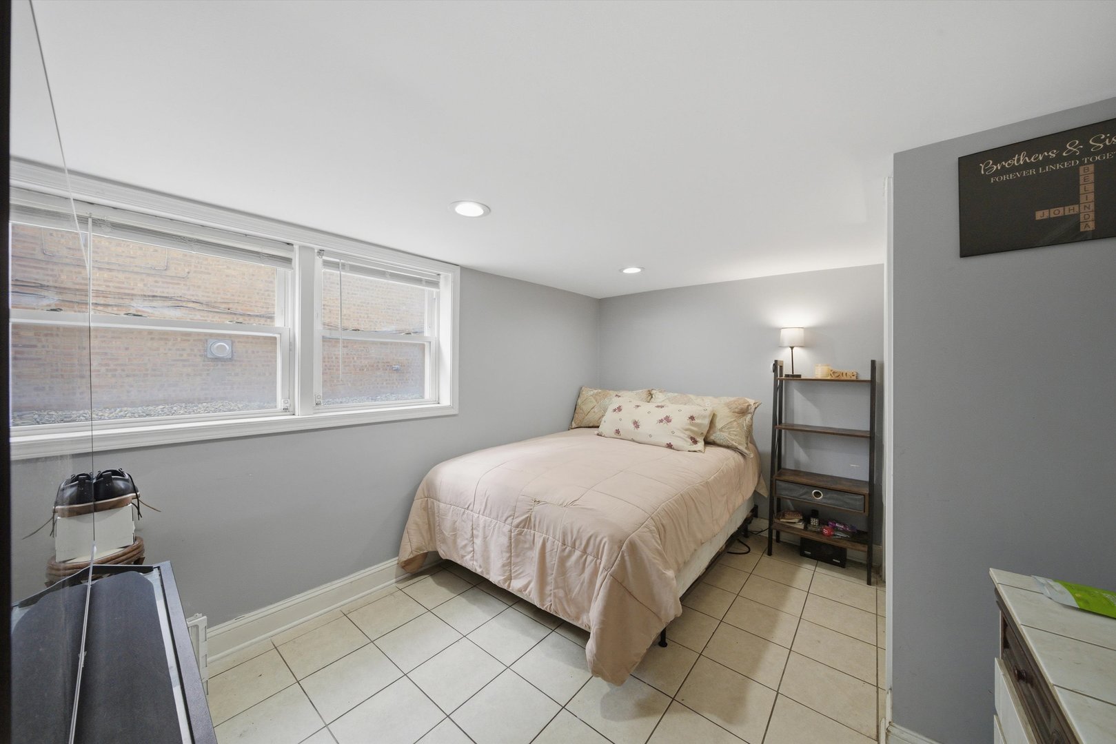 7901 South Whipple Street Chicago IL 60652