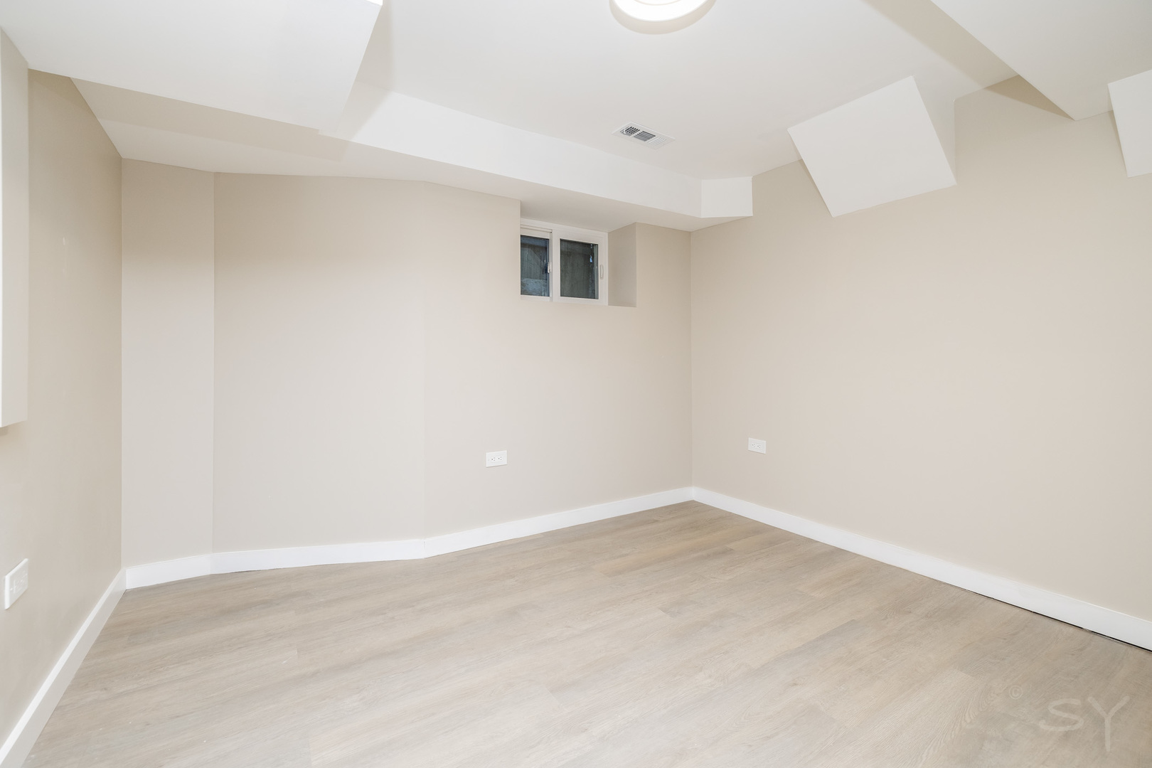 6129 North Ravenswood Avenue Chicago IL 60660