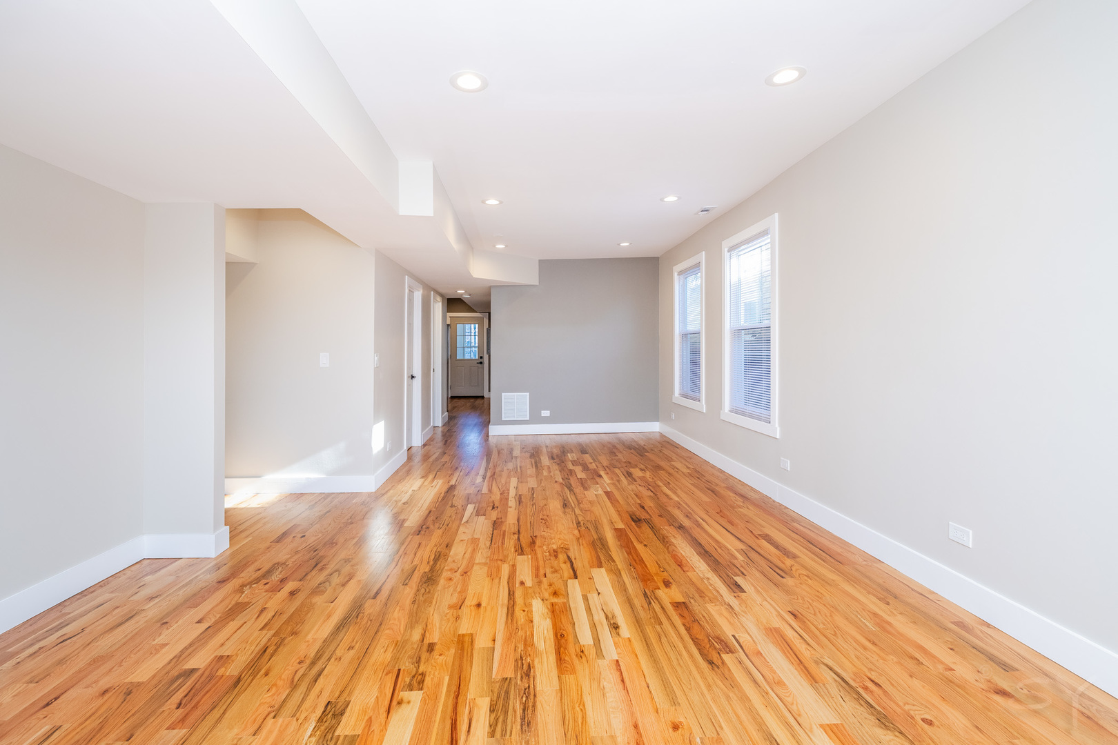 6129 North Ravenswood Avenue Chicago IL 60660