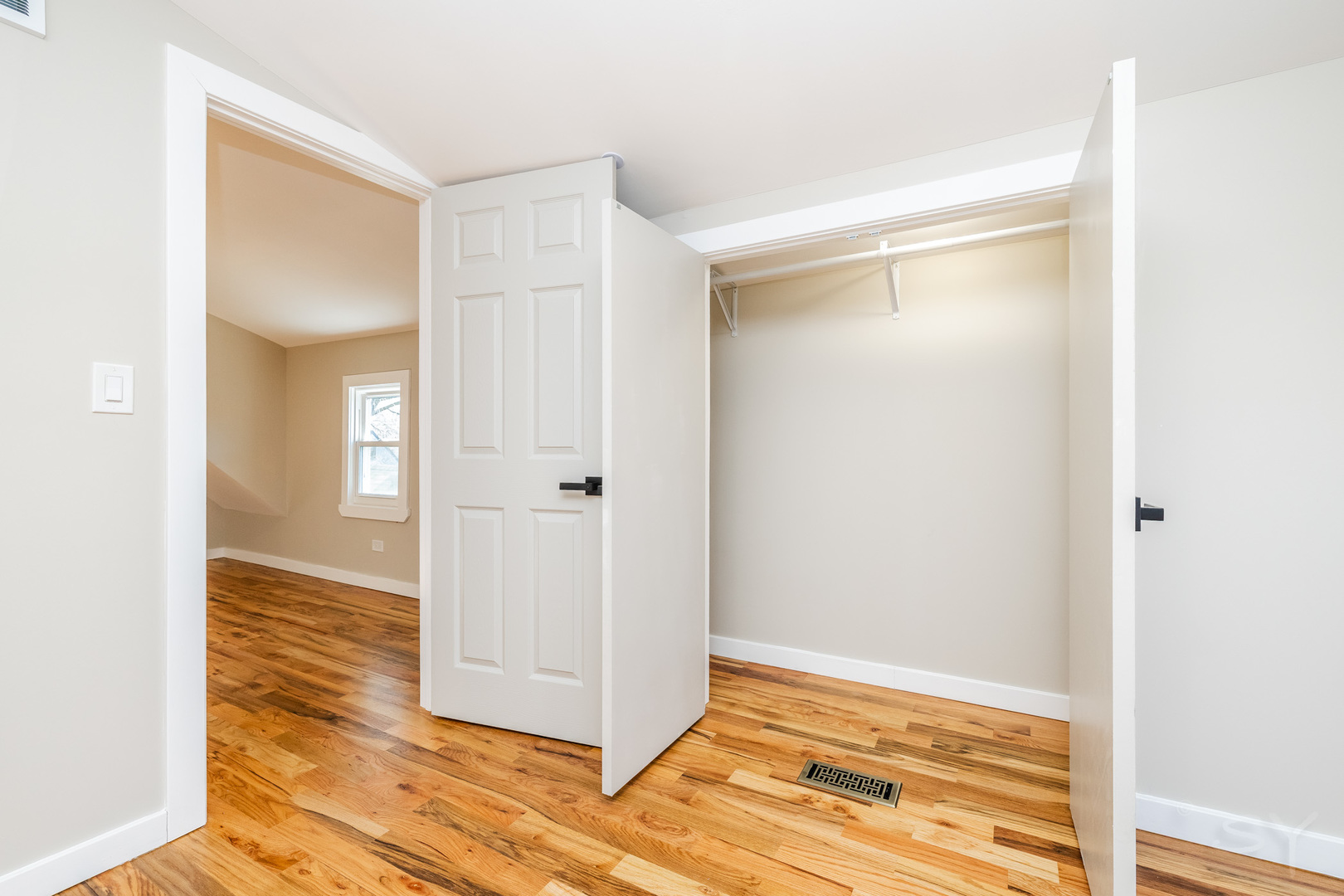 6129 North Ravenswood Avenue Chicago IL 60660