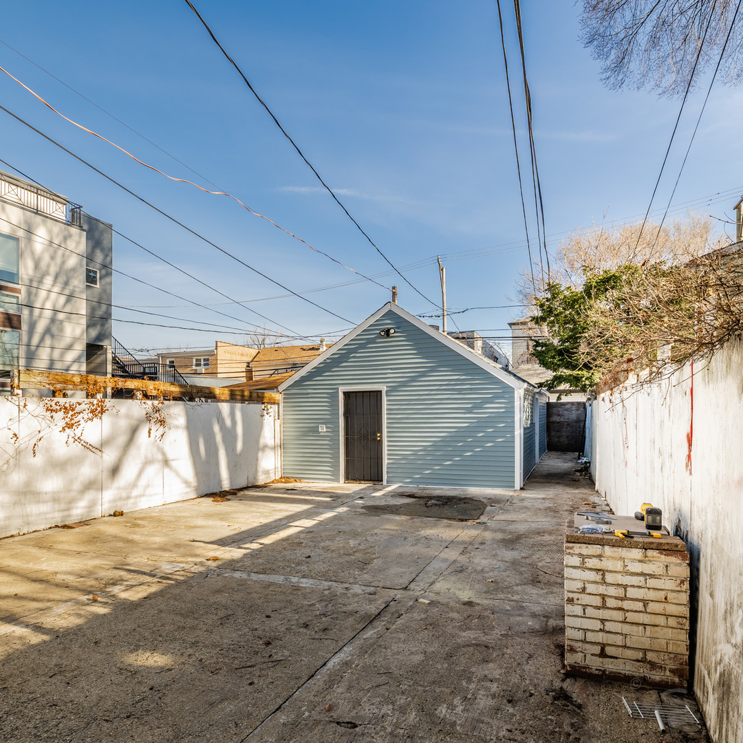 6129 North Ravenswood Avenue Chicago IL 60660