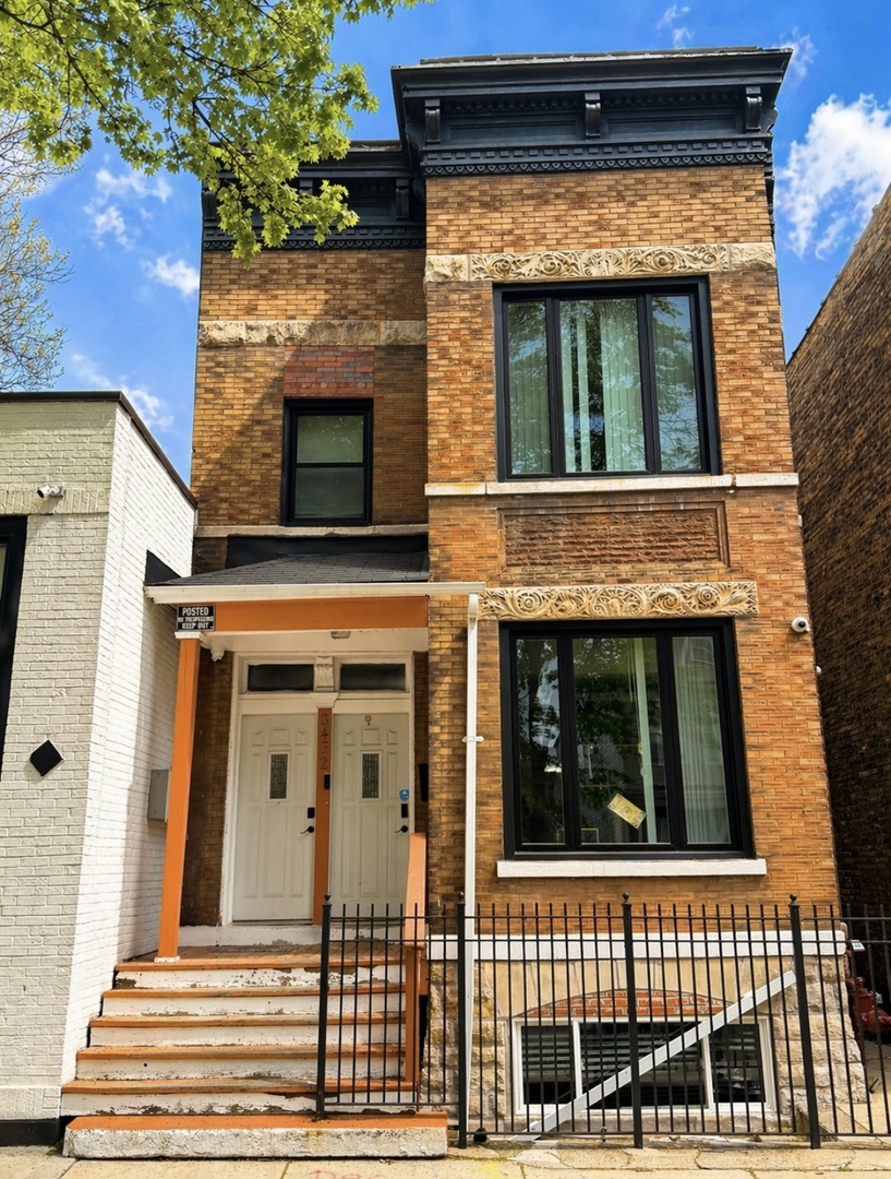3432 West Cortland Street Chicago IL 60647
