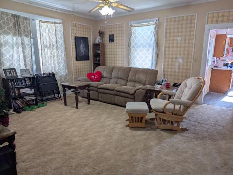 717 West Pleasant Street Freeport IL 61032