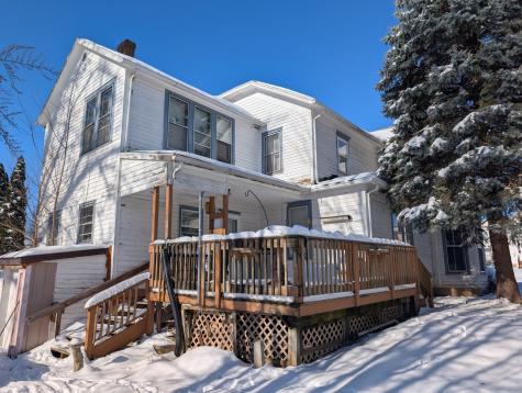 717 West Pleasant Street Freeport IL 61032