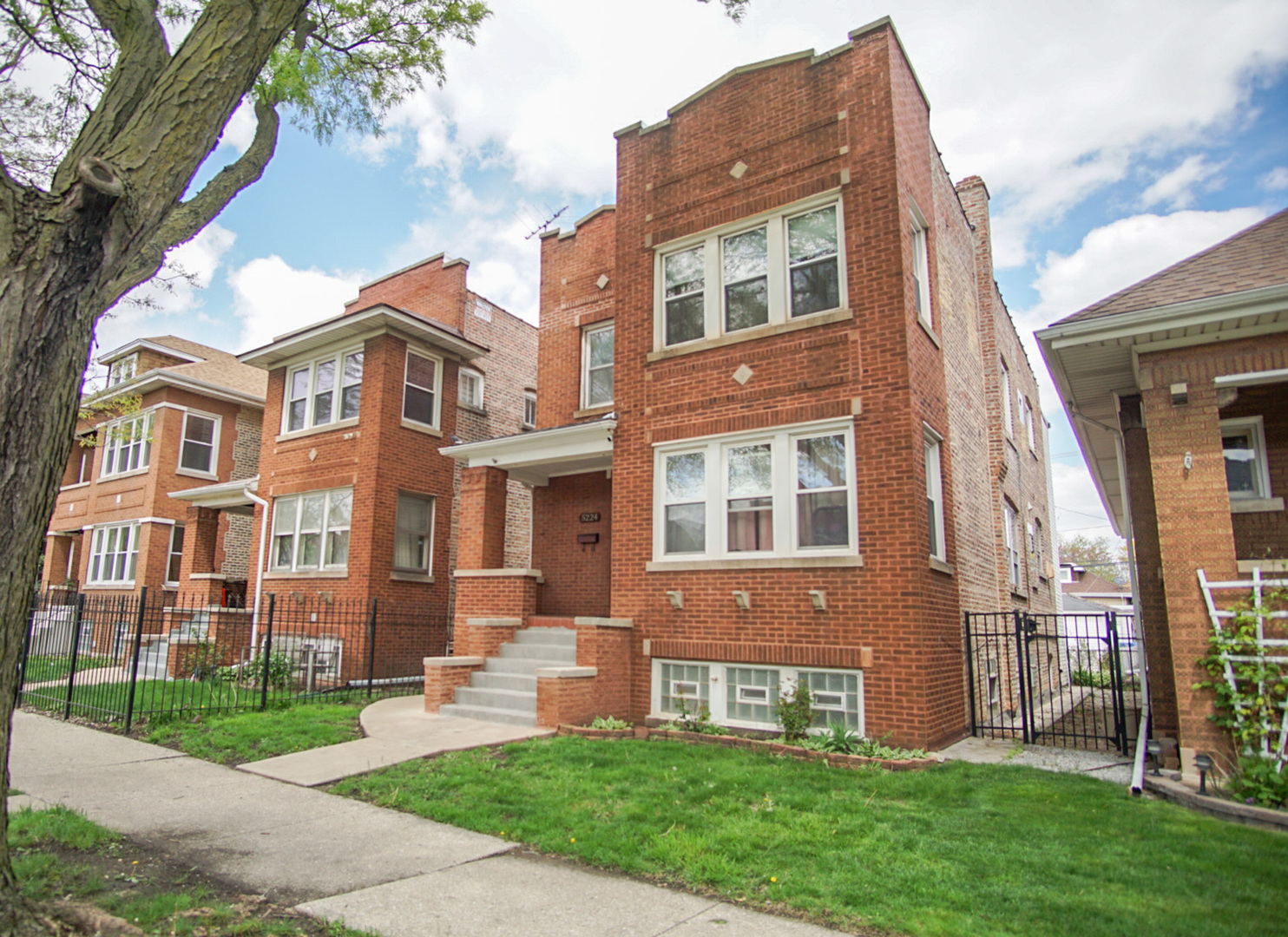 5224 West Deming Place Chicago IL 60639