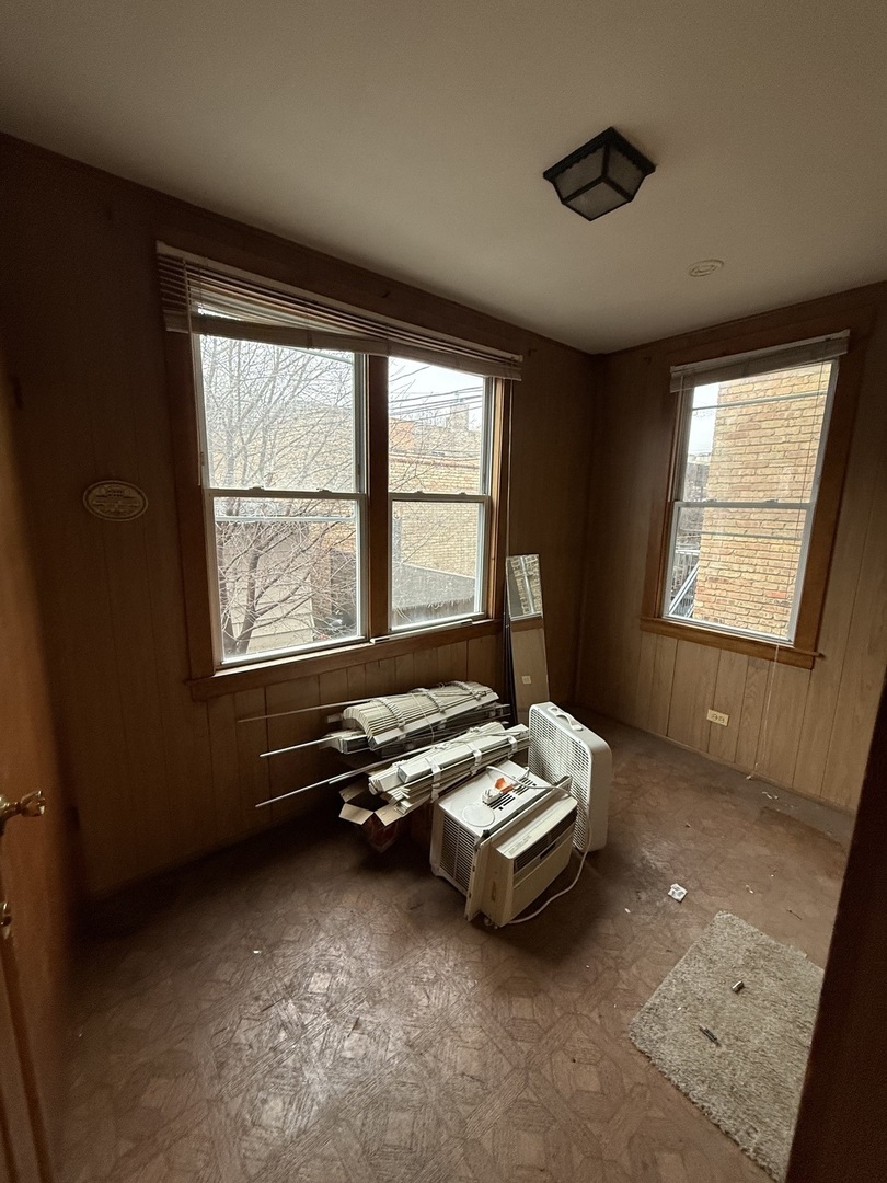 1325 West Cornelia Avenue Chicago IL 60657