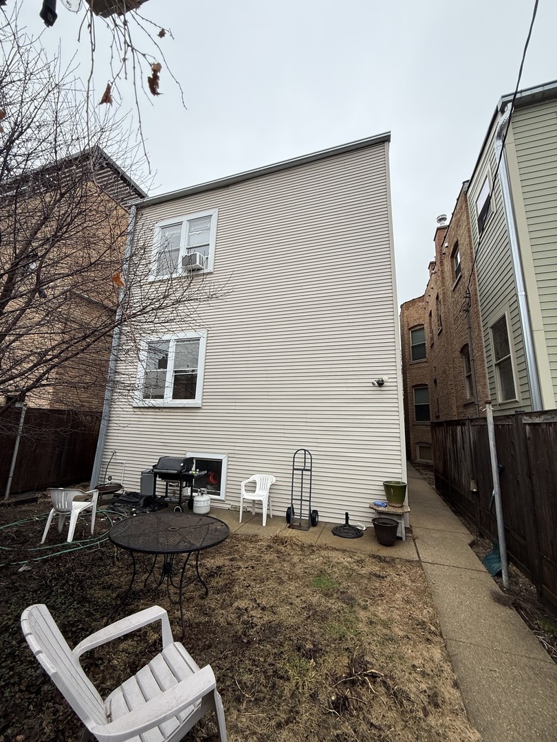 1325 West Cornelia Avenue Chicago IL 60657