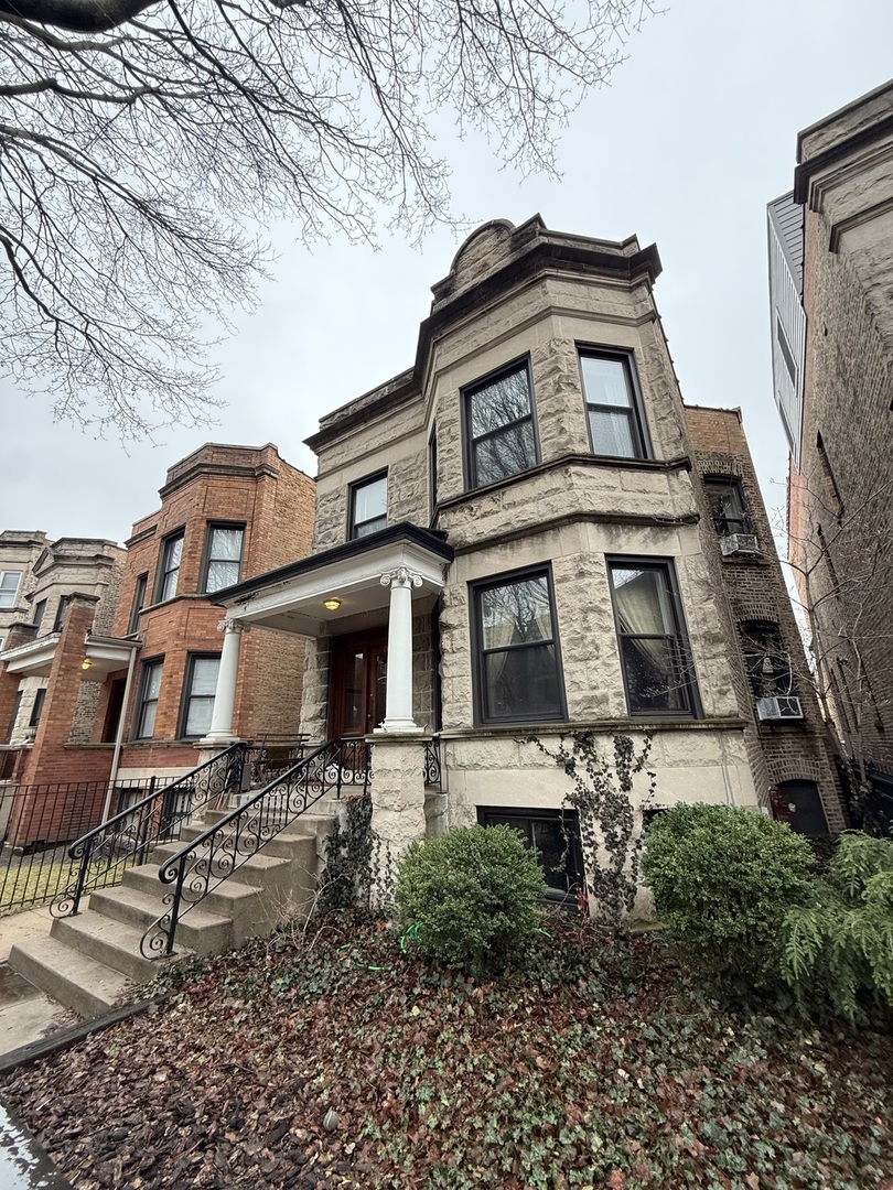 1325 West Cornelia Avenue Chicago IL 60657