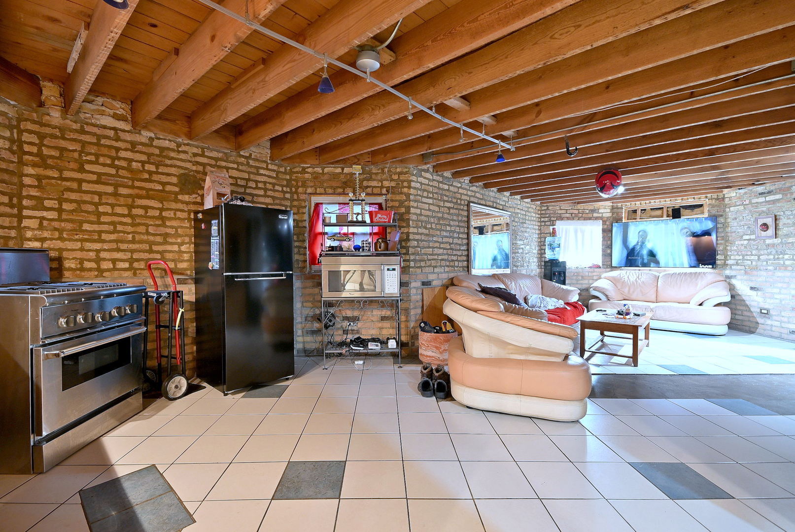 4450 West Altgeld Street Chicago IL 60639