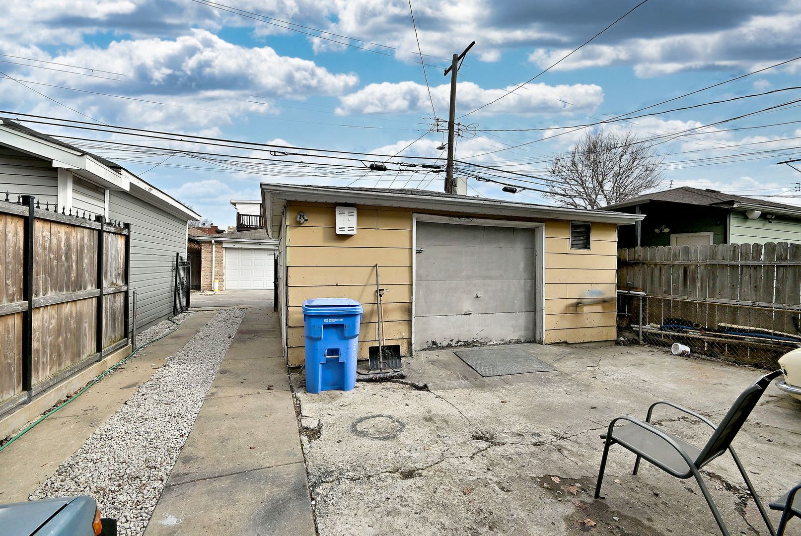 4450 West Altgeld Street Chicago IL 60639