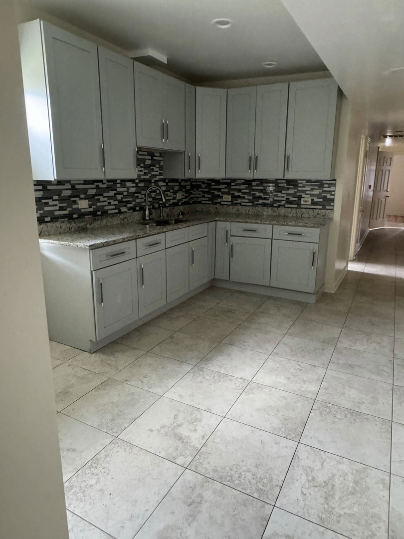 6728 South Langley Avenue Chicago IL 60637
