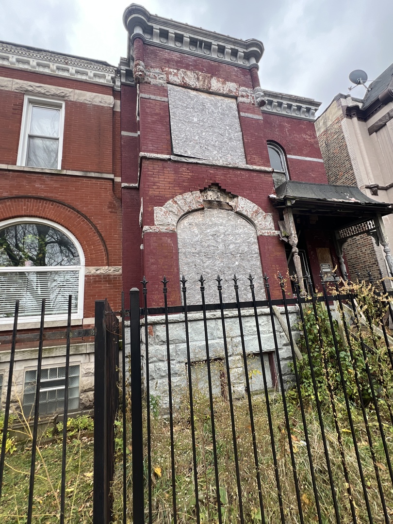 3345 West Monroe Street Chicago IL 60624