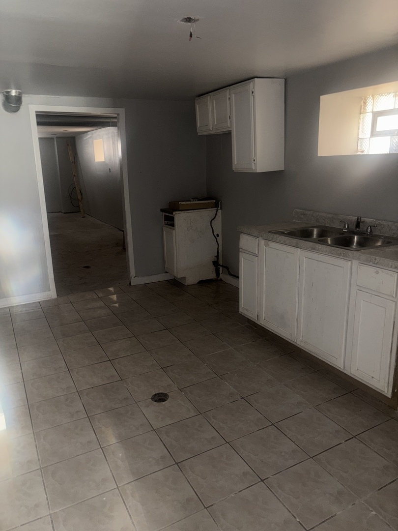 9338 South Marquette Avenue Chicago IL 60617