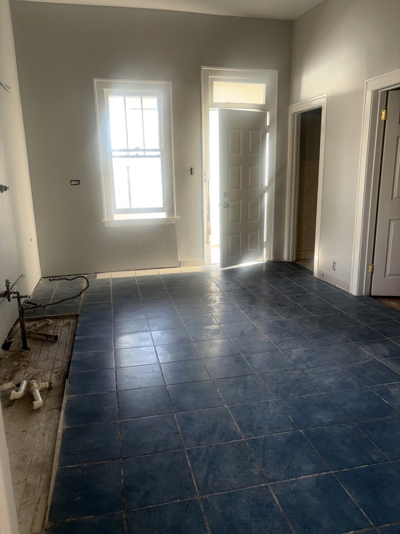 9338 South Marquette Avenue Chicago IL 60617