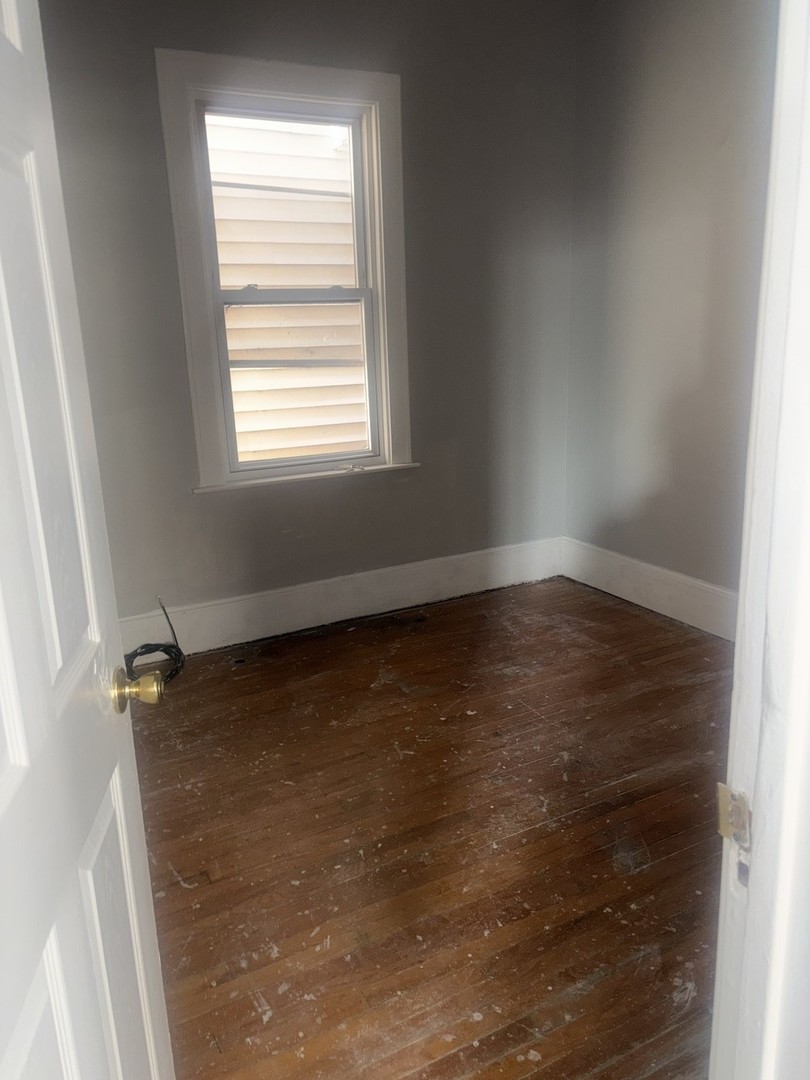 9338 South Marquette Avenue Chicago IL 60617