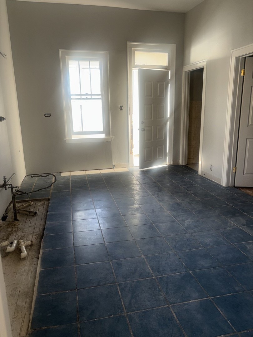 9338 South Marquette Avenue Chicago IL 60617