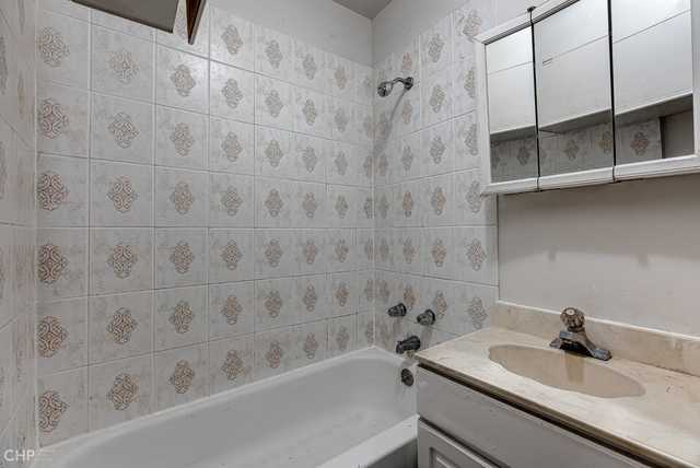 2832 North Mozart Street Chicago IL 60618
