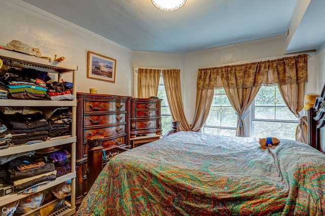 2832 North Mozart Street Chicago IL 60618
