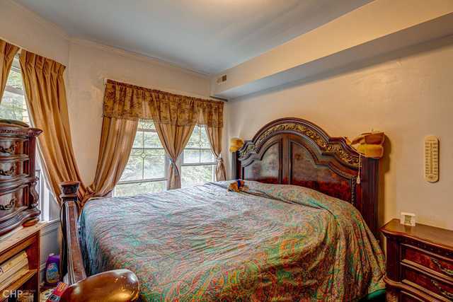 2832 North Mozart Street Chicago IL 60618