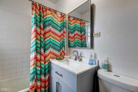 2832 North Mozart Street Chicago IL 60618