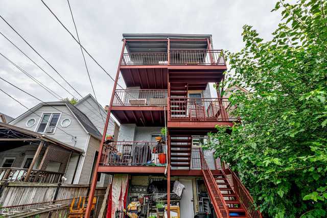2832 North Mozart Street Chicago IL 60618