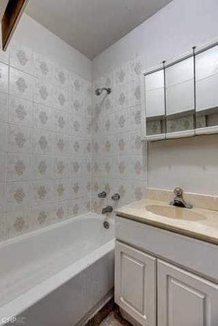 2832 North Mozart Street Chicago IL 60618