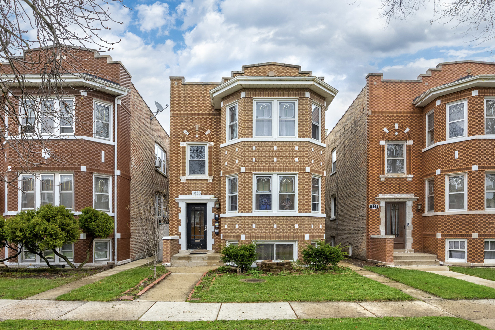 1833 Gunderson Avenue Berwyn IL 60402
