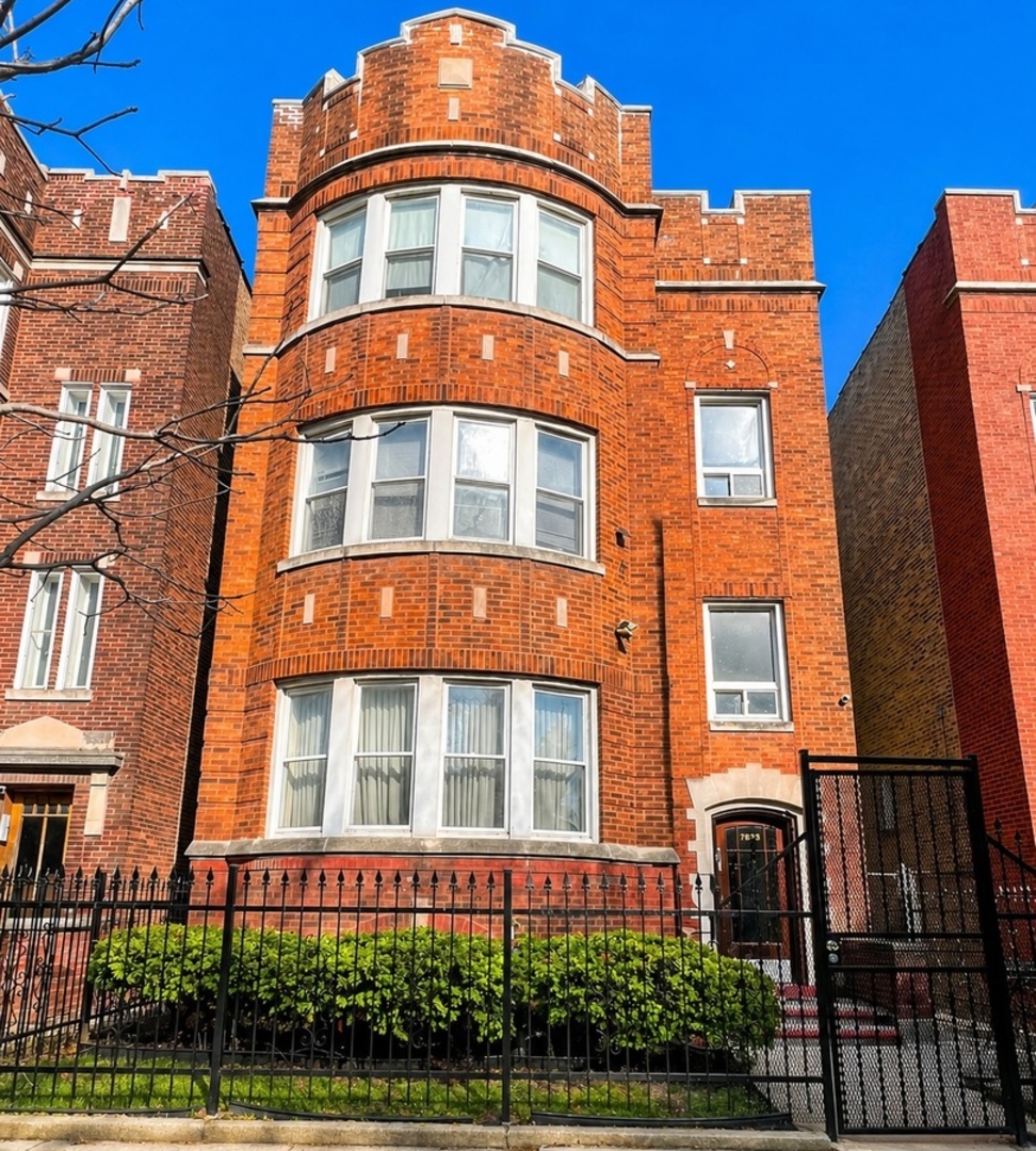 7823 South Cornell Avenue Chicago IL 60649